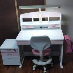 可愛いツートンカラー女の子用学習机セット