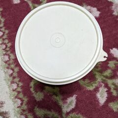 ピーターラビットのボールタッパーの画像