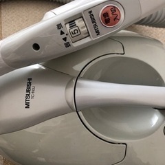 【300円！】MITSUBISHI コード巻き取り式掃除機