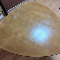 ダイニングテーブルの画像