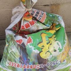 鹿沼土(未開封)、赤玉土(開封済み)、培養土(開封済み)の画像
