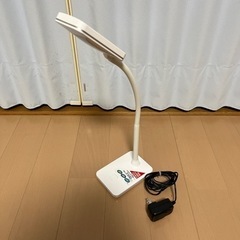 【取引相手確定済】LEDデスクランプ ライト 電気