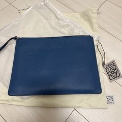 LOEWE クラッチバッグの画像