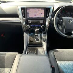 自社ローン　保証人不要　最大84回　頭金不要 トヨタ ヴェルファイアハイブリッド 2.5 ZR 4WD　アルパイン10インチナビ　ブルートゥース （ブラック）の画像
