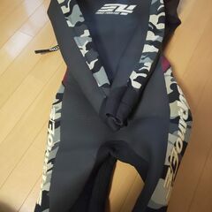 【中古】男性用セミドライウェットスーツの画像