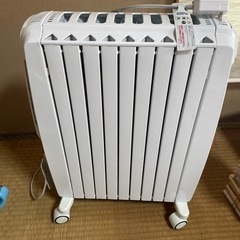 DeLonghi  デロンギ　オイルヒーター