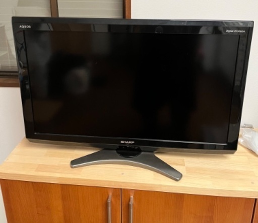 32型　シャープ　液晶テレビ
