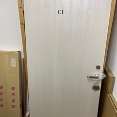 鍵付きドア差し上げます