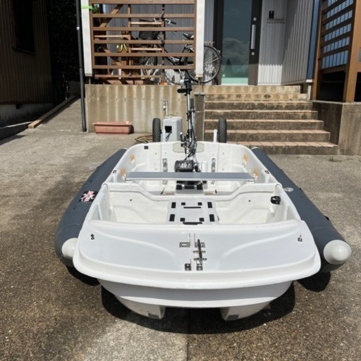 二馬力ボート　サイドフロート　エンジン