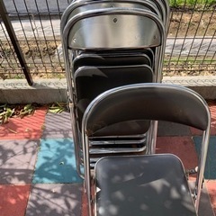 パイプ椅子10脚あげます