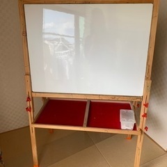 ホワイトボード&黒板　落書きあり。85✖️135㎝