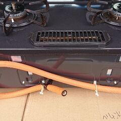 ガスコンロ(ガスホース付き、３年使用)の画像