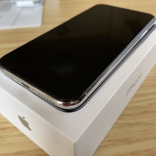 取り引き中　iPhone X Silver 64 GB SIMフリー