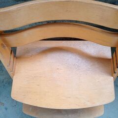 木製ベビーチェアの画像