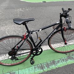 自転車　クロスバイク　ブラック　タイヤレッド　