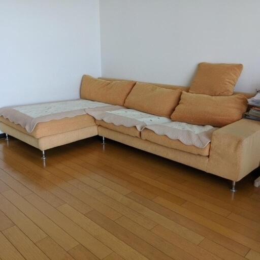 送料込　IDC大塚家具　カウチソファー