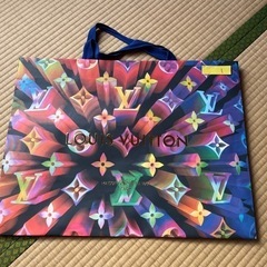 限定品　LOUIS VUITTON  紙袋です。