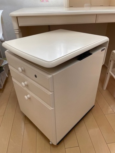 最終価格です！【美品】カリモク家具　学習机4点セット　プリンセスアイボリー
