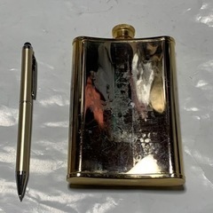 ゴールド、スキットル、水筒の画像