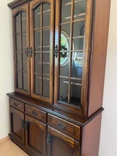 カリモク食器棚ビンテージ、4/27まで値下げ中