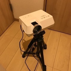 【価格交渉可】プロジェクター　ホームシアター　スタンド付属