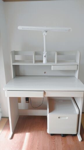 ニトリ学習机　¥3,000