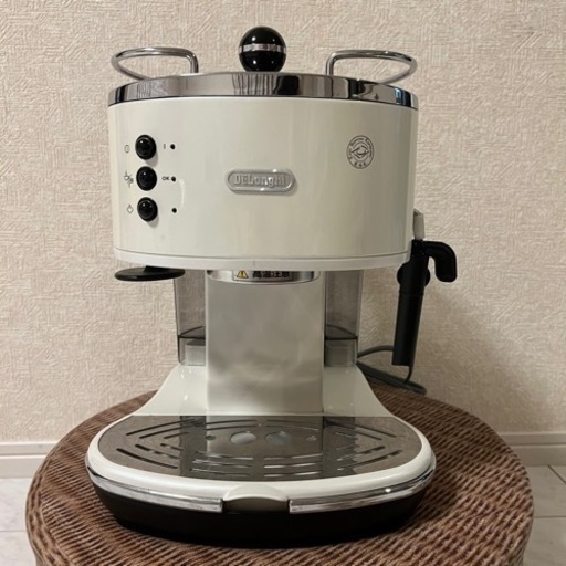 美品【使用回数2回】デロンギ　エスプレッソ・カプチーノメーカー