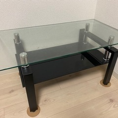 ガラステーブルの画像