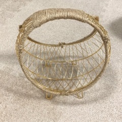 美品　　おしゃれ フルーツボウル 北欧 果物バスケットフルーツ　果物　小物入れ メタルワイヤー  皿　カゴ　かご　インテリア ゴフランフランールド　長持ち 果物 籠　植物　ハンギング　インテリア　プランツ　 （ プランタースタンド フラワーケージ 花台 飾り 鳥かご アイアン フラワー 室内 ケージ 置く 吊るす 吊り下げ 植物 観葉植物 花 フラワーアレンジ 園芸の画像