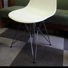  ✅新品💝旧型丈夫なイームズシェルチェア💝eames グリーン①リプロダクト ジェネリック イームスチェア おしゃれ デザイナーズチェア テレワーク 在宅ワーク 在宅勤務の画像