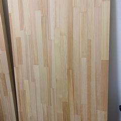 DIYで使う赤松の木板の画像