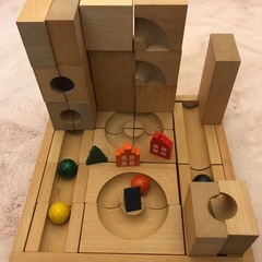 木のおもちゃ　立体パズル　ボール迷路