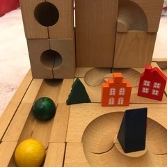 木のおもちゃ　立体パズル　ボール迷路の画像