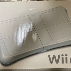 【お取引先決定】Wii本体+Wiifitボード+対応ソフト4点+各種コントローラーのセットの画像