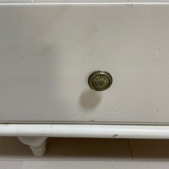 アンティーク風チェストの画像