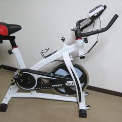 高機能　スピンバイク　ハイスペック　エアロバイク　エクササイズマシン　ダイエット　ホワイトの画像