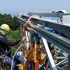 日給12,500円～/高所が好き・体を鍛えるのが 好きな方はまさに天職*^____^*送電線・風力発電の組立工事の画像