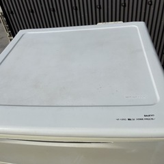 サンヨー　電気冷凍庫　2005年製の画像