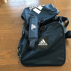 adidas ボストンバックの画像