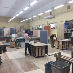 ＜若手に技術を伝えたい！未経験OK＞家具や什器の製作のお仕事！の画像