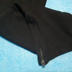 ＜終了＞　♪美品♪　Theory　ファスナー付きレギングパンツの画像