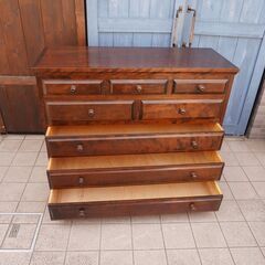 北海道民芸家具(HOKUMIN)のカバ無垢材を使用した、整理タンス Aです