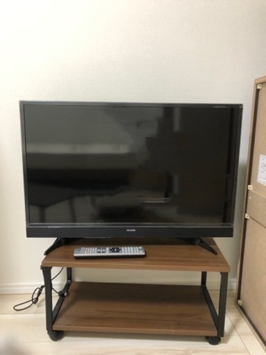 テレビ、テレビ台