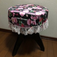 無料で差し上げます　ピアノ椅子　丸椅子