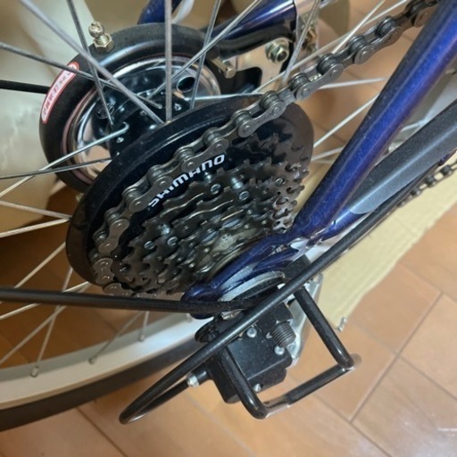 綺麗です。ギア付　折り畳み自転車　20インチ