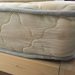 🔥 木製ベッド+マットレス / Wooden Bed + Mattress 🔥の画像