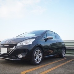 ★低走行車・希少な黒色★ 車検2年！ プジョー 208 アリュー...
