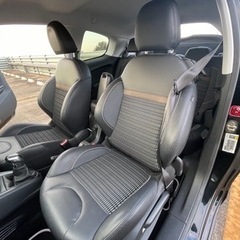 ★低走行車・希少な黒色★ 車検2年！ プジョー 208 アリュール 5速MT/禁煙車/機関良好/不具合無し/修復歴無し【ナビ/BlueTooth/USB/ETC/キセノン】の画像