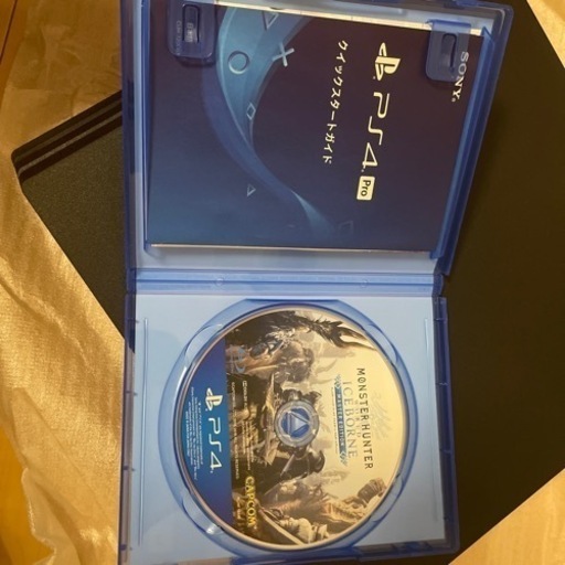 【取引決定しました】PS4 Pro 4K 1TB モンハンアイスボーン付き