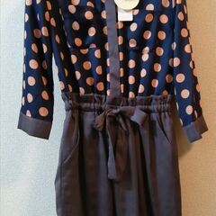 新品タグ付きワンピース